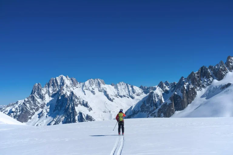 Skifahrer in der Vallée Blanche, Chamonix, Frankreich.